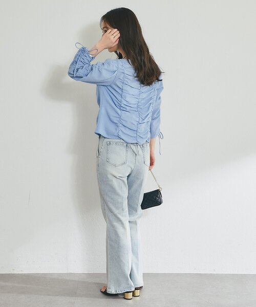 La boutique BonBon(ラブティックボンボン)の「【涼しく夏映え】シャーリングギャザードロストスリーブブラウス(シャツ/ブラウス・レディース・サックスブルー/ブラック/ホワイト・FREE)」の9枚目の写真