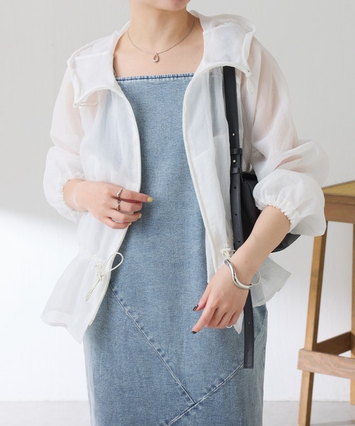 COLLAGE GALLARDAGALANTE（コラージュガリャルダガランテ）の「リップストップシアーパーカー（マウンテンパーカー・レディース・ブルー/ホワイト・FREE）」の4枚目の写真