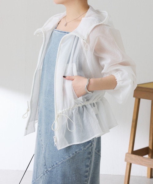 COLLAGE GALLARDAGALANTE（コラージュガリャルダガランテ）の「リップストップシアーパーカー（マウンテンパーカー・レディース・ブルー/ホワイト・FREE）」の5枚目の写真