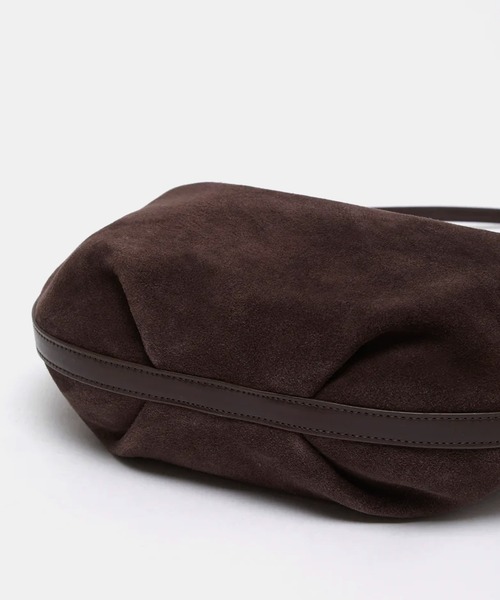 Archivepke(アーカイブエプク)の「Archivepke/アーカイブエプク Luv moon bag (Suede) シープスキン ショルダーバッグ 2026年 夏 夏服(ショルダーバッグ・レディース・ブラウン・FREE)」の5枚目の写真