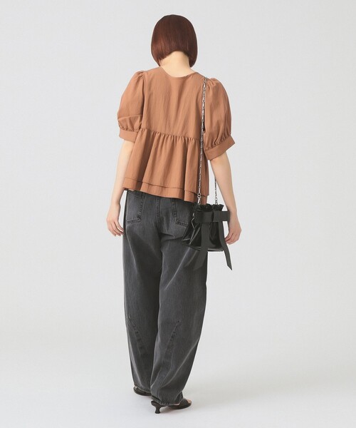Ray BEAMS(レイビームス)の「【8/6 再値下げ】ティアード 2Way パフ スリーブ ブラウス 26SS 五分袖 パフスリーブ 通勤 通学 オフィスカジュアル 洗える(シャツ/ブラウス・レディース・ブラック/ホワイト/ダークブラウン・ONE SIZE)」の13枚目の写真