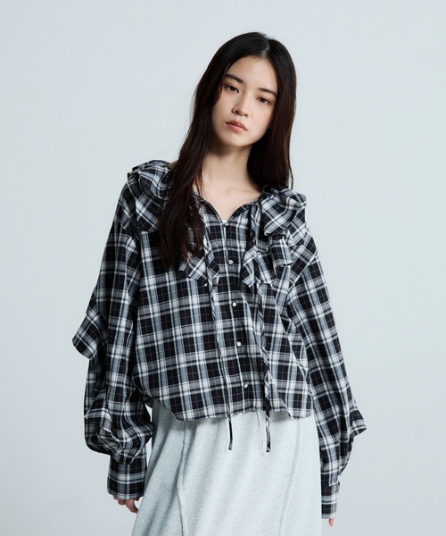 JEANASIS(ジーナシス)の「ポインテッドフリルブラウス/663862(シャツ/ブラウス・レディース・ブラック系その他/ブルー系その他/ブラック/ホワイト・FREE)」の4枚目の写真