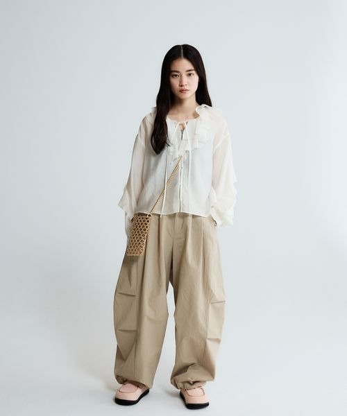 JEANASIS(ジーナシス)の「ポインテッドフリルブラウス/663862(シャツ/ブラウス・レディース・ブラック系その他/ブルー系その他/ブラック/ホワイト・FREE)」の8枚目の写真