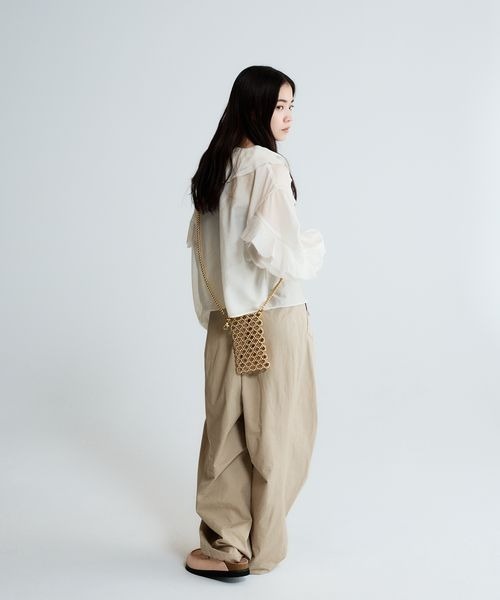 JEANASIS(ジーナシス)の「ポインテッドフリルブラウス/663862(シャツ/ブラウス・レディース・ブラック系その他/ブルー系その他/ブラック/ホワイト・FREE)」の9枚目の写真