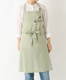212 KITCHEN STORE（トゥワントゥキッチンストア）の「刺繍フラワー マーガレット フルエプロン LGR ＜212Kオリジナル ＞（エプロン）」