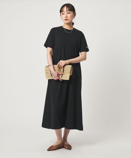 Champion（チャンピオン）の「【別注】＜Champion＞ショートスリーブ フレア Tシャツ ワンピース（ワンピース・レディース・ブラック/ネイビー/ナチュラル・FREE）」の2枚目の写真