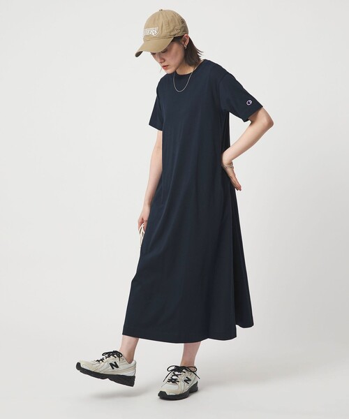 Champion（チャンピオン）の「【別注】＜Champion＞ショートスリーブ フレア Tシャツ ワンピース（ワンピース・レディース・ブラック/ネイビー/ナチュラル・FREE）」の11枚目の写真