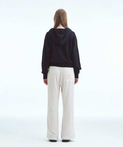 Rest&Recreation（レストアンドレクリエーション）の「V-NECK CROPPED HOODIE - NAVY（パーカー・レディース・その他・ONE）」の5枚目の写真