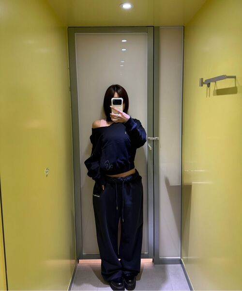 Rest&Recreation（レストアンドレクリエーション）の「V-NECK CROPPED HOODIE - NAVY（パーカー・レディース・その他・ONE）」の7枚目の写真