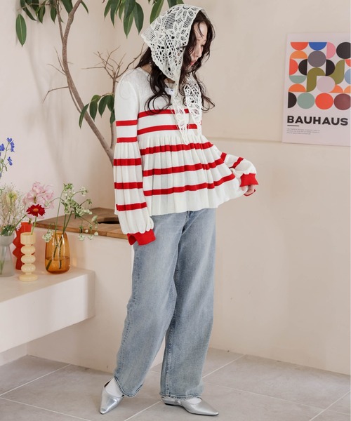 AMELY(エミリー)の「ボーダー×ティアード ペプラムトップス(ニット/セーター・レディース・ブラック/ブルー/グリーン/レッド・フリー)」の5枚目の写真