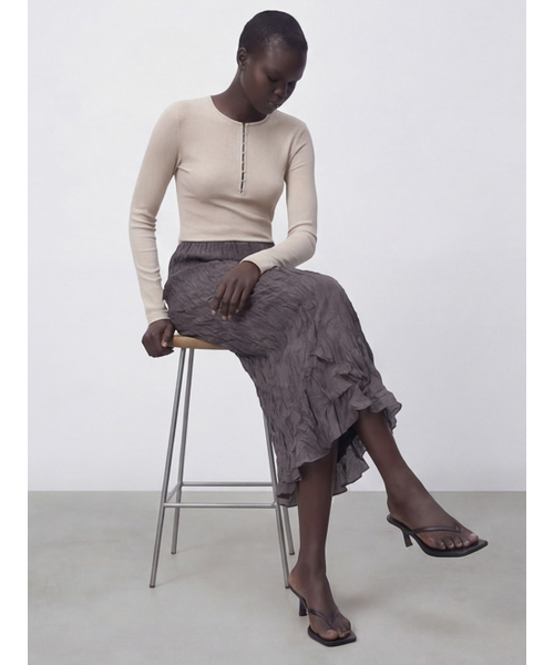 ACUD(アクド)の「Satin Wrinkle Skirt _Charcoal(スカート・レディース・チャコール・FREE)」の4枚目の写真