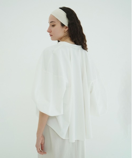 CLANE（クラネ）の「VOLUME SELEEVE STAND NECK SHIRTS（シャツ/ブラウス・レディース・ホワイト/サックスブルー・1/2）」の11枚目の写真