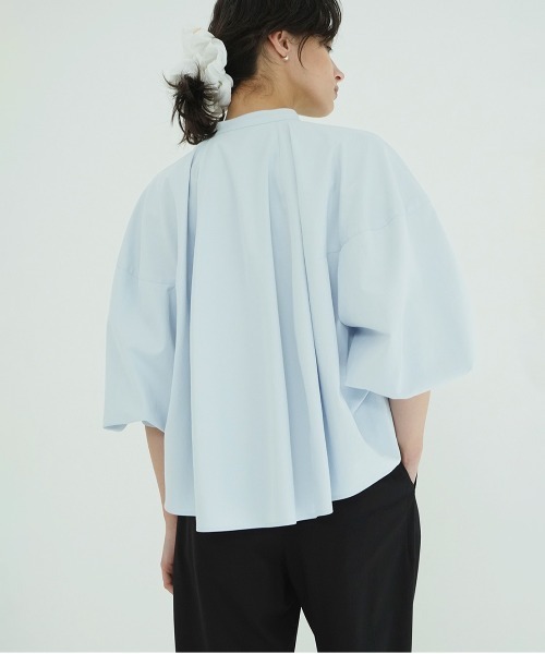 CLANE（クラネ）の「VOLUME SELEEVE STAND NECK SHIRTS（シャツ/ブラウス・レディース・ホワイト/サックスブルー・1/2）」の17枚目の写真