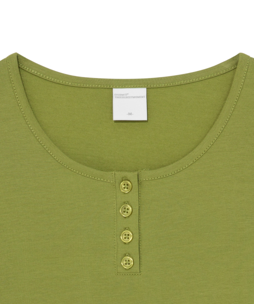 THECOLDESTMOMENT(ザコールデストモーメント)の「(w) TCM henley neck three-quarter sleeve (olive)(Tシャツ/カットソー・レディース・その他・SMALL/MEDIUM)」の4枚目の写真