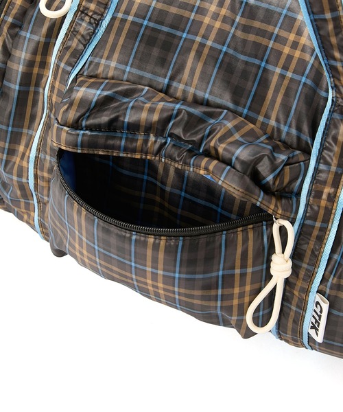 CONTROL FREAK / CTFK（コントロールフリーク）の「CONTROL FREAK / CTFK（コントロールフリーク）【TRAVEL BAG Series】≪撥水≫ダッフルバッグ M（ショルダーバッグ・レディース・ブラック/ベージュ/レオパード/チェック・FREE）」の5枚目の写真