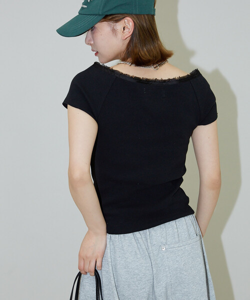 PUBLUX(パブリュクス)の「PUBLUX/パブリュクス 襟 レース 切替 ヘンリー リブ Tシャツ(Tシャツ/カットソー・レディース・チャコールグレー/オフホワイト/ブラウン/ブラック/ネイビー・フリ-)」の18枚目の写真