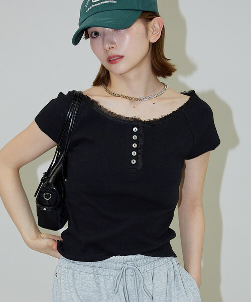 PUBLUX(パブリュクス)の「PUBLUX/パブリュクス 襟 レース 切替 ヘンリー リブ Tシャツ(Tシャツ/カットソー・レディース・チャコールグレー/オフホワイト/ブラウン/ブラック/ネイビー・フリ-)」の19枚目の写真