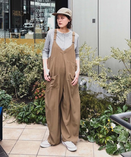 niko and...（ニコアンド）の「[MODE NORM CORE] ジョーゼットルーズサロペ（サロペット/オーバーオール・レディース・キャメル/グレー/ブラック・LARGE/MEDIUM）」の3枚目の写真