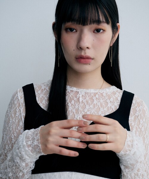 COCOSHNIK ONKITSCH（ココシュニックオンキッチュ）の「K10アーチバー スクリューチェーンピアス（ピアス（両耳用）・レディース・イエローゴールド・00）」の7枚目の写真