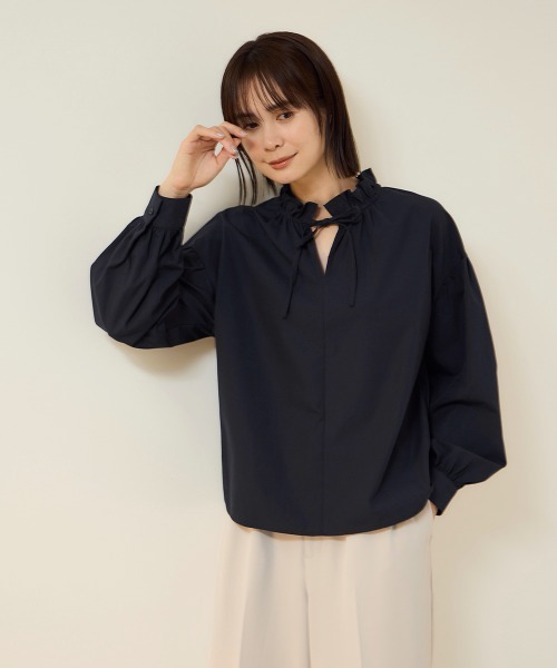 ketty(ケティ)の「ハイカウントタイプライターフリルネックブラウス(シャツ/ブラウス・レディース・オフホワイト/サックスブルー/イエロー/ネイビー・M)」の2枚目の写真
