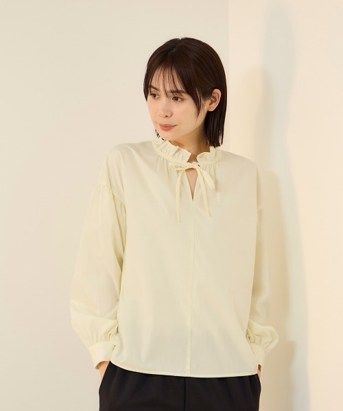 ketty(ケティ)の「ハイカウントタイプライターフリルネックブラウス(シャツ/ブラウス・レディース・オフホワイト/サックスブルー/イエロー/ネイビー・M)」の4枚目の写真