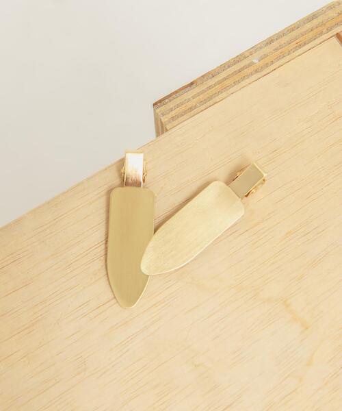 KBF（ケイビーエフ）の「フラットメタルヘアークリップ（バレッタ/ヘアクリップ・レディース・シルバー/ゴールド・ONE）」の2枚目の写真