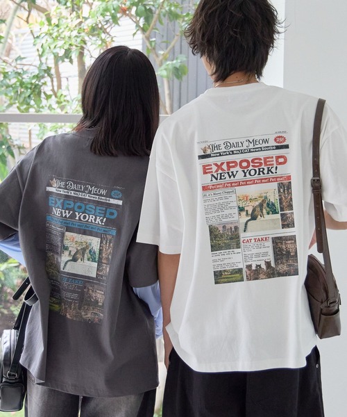 セール】《UNISEX》ニュースペーパーグラフィックT バックプリント