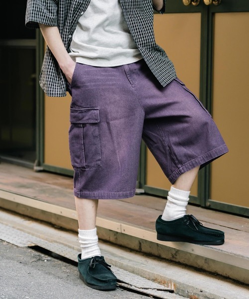 Rocky Monroe（ロッキーモンロー）の「ケミカルウォッシュ オーバーダイ ワイドデニムカーゴハーフショートパンツ（デニムパンツ・メンズ・パープル/インディゴブルー/ブラウン/ケミカルウォッシュ/ライトブラック/ブラック/ワンウォッシュ・XL/L/M）」の7枚目の写真
