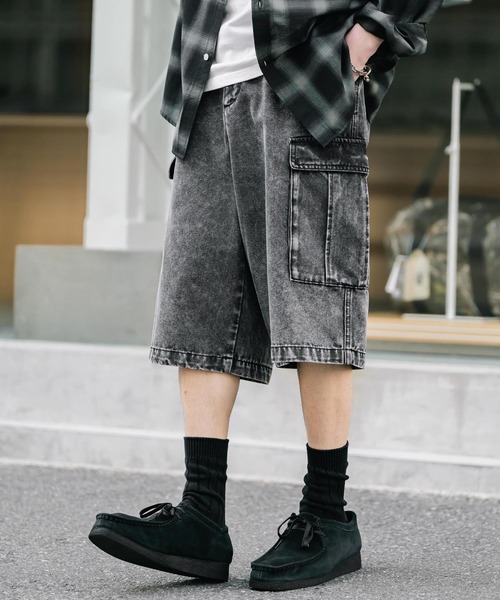Rocky Monroe（ロッキーモンロー）の「ケミカルウォッシュ オーバーダイ ワイドデニムカーゴハーフショートパンツ（デニムパンツ・メンズ・パープル/インディゴブルー/ブラウン/ケミカルウォッシュ/ライトブラック/ブラック/ワンウォッシュ・XL/L/M）」の8枚目の写真