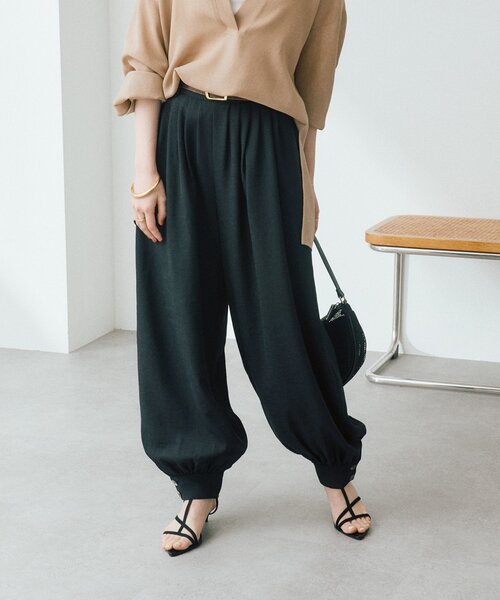 RIVE DROITE(リヴドロワ)の「予約【鮮度抜群/防シワ性/紫外線防止】リネンライクアラジンパンツ(その他パンツ・レディース・ブラック/サンドベージュ・36/38)」の7枚目の写真