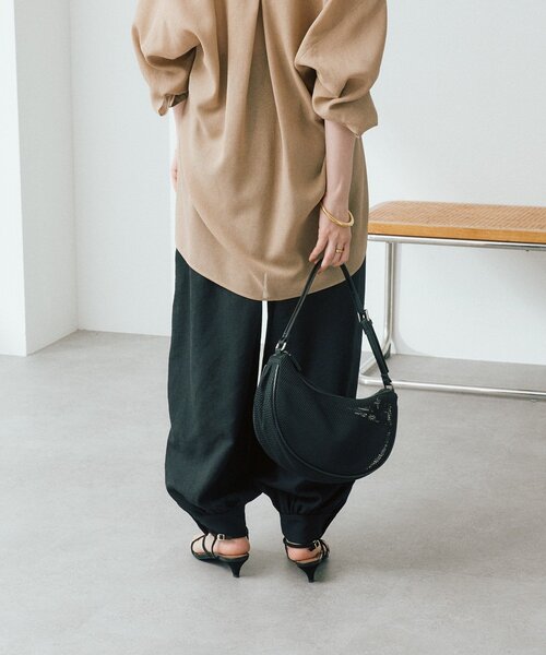 RIVE DROITE(リヴドロワ)の「予約【鮮度抜群/防シワ性/紫外線防止】リネンライクアラジンパンツ(その他パンツ・レディース・ブラック/サンドベージュ・36/38)」の9枚目の写真