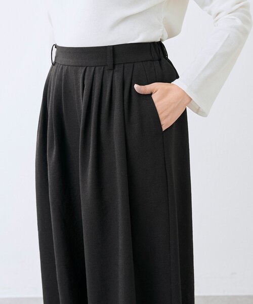 RIVE DROITE(リヴドロワ)の「予約【鮮度抜群/防シワ性/紫外線防止】リネンライクアラジンパンツ(その他パンツ・レディース・ブラック/サンドベージュ・36/38)」の13枚目の写真