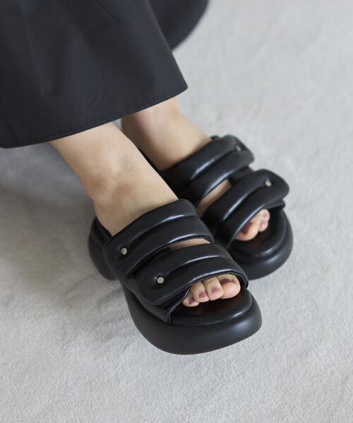 ATELIER BRUGGE（アトリエブルージュ）の「ATELIER BRUGGE/アトリエブルージュ パフィー ベルクロ 厚底 サンダル / 5cmソール (22.5cm～24.5cmサイズ展開)（サンダル・レディース・ブラック・SMALL/MEDIUM/LARGE）」の8枚目の写真