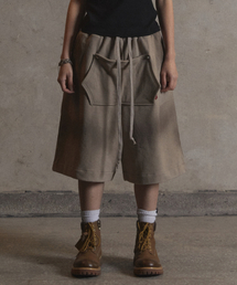 Gotter Gallery（ゴッターギャラリー）の「HIDDEN POCKET DIRTY BERMUDA SWEAT SHORTS_BEIGE（その他パンツ）」