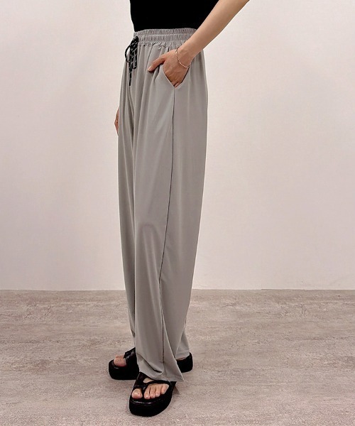CLOTHY(クロシィ)の「【涼しさも、ラクさも、これ一枚。】接触冷感ロングパンツ(その他パンツ・レディース・パープル/イエロー/グレイッシュベージュ・MEDIUM)」の19枚目の写真