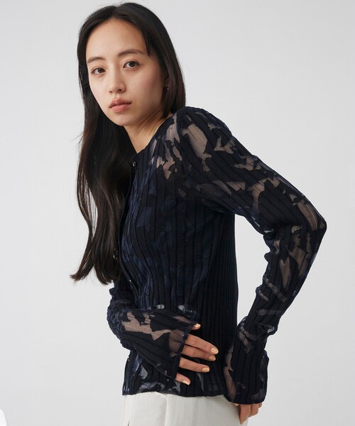 UNITED TOKYO(ユナイテッドトウキョウ)の「オパールニットカーデプルオーバー|シアートップス/細見え/夏服(カーディガン/ボレロ・レディース・ライトグレー/ブラック/ブルー・FREE)」の4枚目の写真