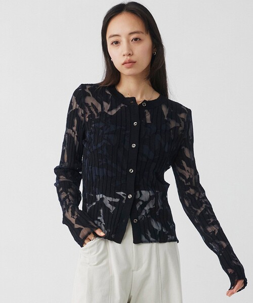 UNITED TOKYO(ユナイテッドトウキョウ)の「オパールニットカーデプルオーバー|シアートップス/細見え/夏服(カーディガン/ボレロ・レディース・ライトグレー/ブラック/ブルー・FREE)」の6枚目の写真