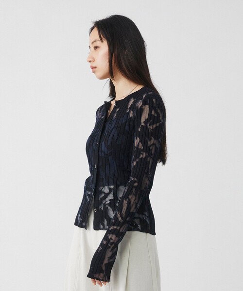 UNITED TOKYO(ユナイテッドトウキョウ)の「オパールニットカーデプルオーバー|シアートップス/細見え/夏服(カーディガン/ボレロ・レディース・ライトグレー/ブラック/ブルー・FREE)」の7枚目の写真