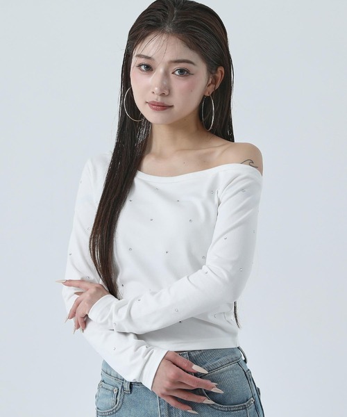 ANAP(アナップ)の「ラインストーン ワンショル トップス ロングTシャツ(Tシャツ/カットソー・レディース・ブラック/ホワイト/ピンク・F)」の1枚目の写真