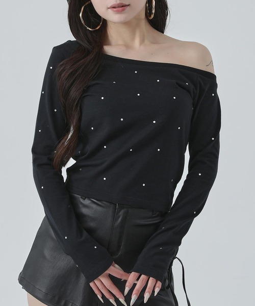 ANAP(アナップ)の「ラインストーン ワンショル トップス ロングTシャツ(Tシャツ/カットソー・レディース・ブラック/ホワイト/ピンク・F)」の2枚目の写真