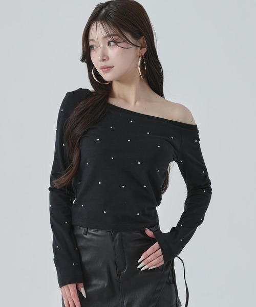 ANAP(アナップ)の「ラインストーン ワンショル トップス ロングTシャツ(Tシャツ/カットソー・レディース・ブラック/ホワイト/ピンク・F)」の22枚目の写真