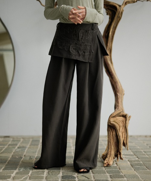 LAULEN(ローレン)の「embroidery wrap detail trousers(その他パンツ・レディース・グレー/ブラック/ベージュ・S/M)」の1枚目の写真