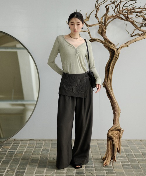 LAULEN(ローレン)の「embroidery wrap detail trousers(その他パンツ・レディース・グレー/ブラック/ベージュ・S/M)」の10枚目の写真