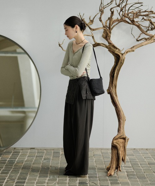 LAULEN(ローレン)の「embroidery wrap detail trousers(その他パンツ・レディース・グレー/ブラック/ベージュ・S/M)」の12枚目の写真