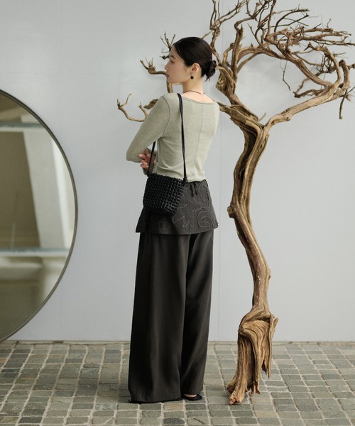 LAULEN(ローレン)の「embroidery wrap detail trousers(その他パンツ・レディース・グレー/ブラック/ベージュ・S/M)」の13枚目の写真