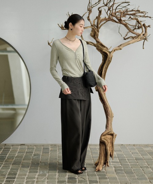 LAULEN(ローレン)の「embroidery wrap detail trousers(その他パンツ・レディース・グレー/ブラック/ベージュ・S/M)」の14枚目の写真
