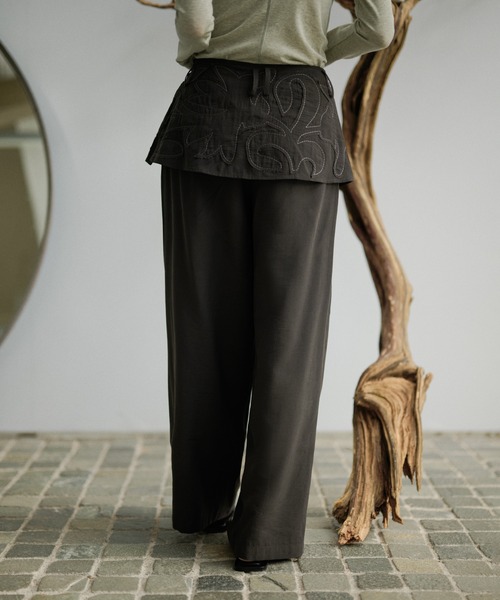LAULEN(ローレン)の「embroidery wrap detail trousers(その他パンツ・レディース・グレー/ブラック/ベージュ・S/M)」の8枚目の写真