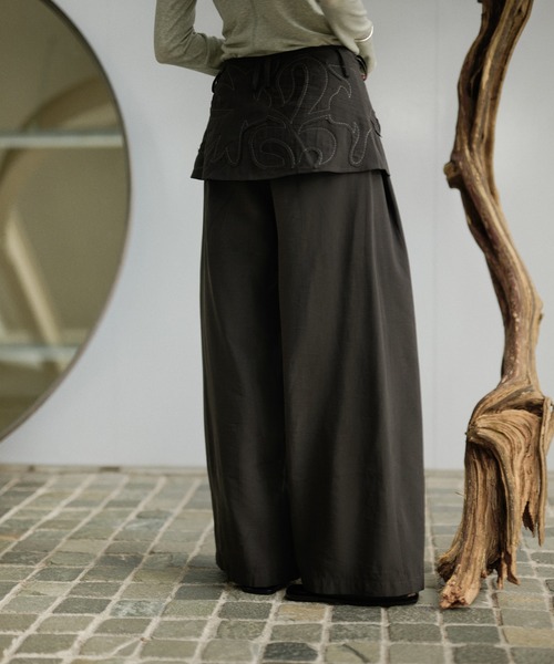 LAULEN(ローレン)の「embroidery wrap detail trousers(その他パンツ・レディース・グレー/ブラック/ベージュ・S/M)」の7枚目の写真