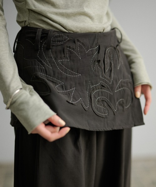 LAULEN(ローレン)の「embroidery wrap detail trousers(その他パンツ・レディース・グレー/ブラック/ベージュ・S/M)」の16枚目の写真