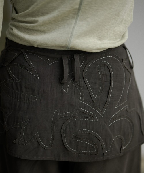 LAULEN(ローレン)の「embroidery wrap detail trousers(その他パンツ・レディース・グレー/ブラック/ベージュ・S/M)」の18枚目の写真